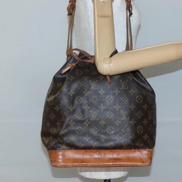 LOUIS VUITTON Monogram Noe Shoulder Bag - Picture 15 of 16